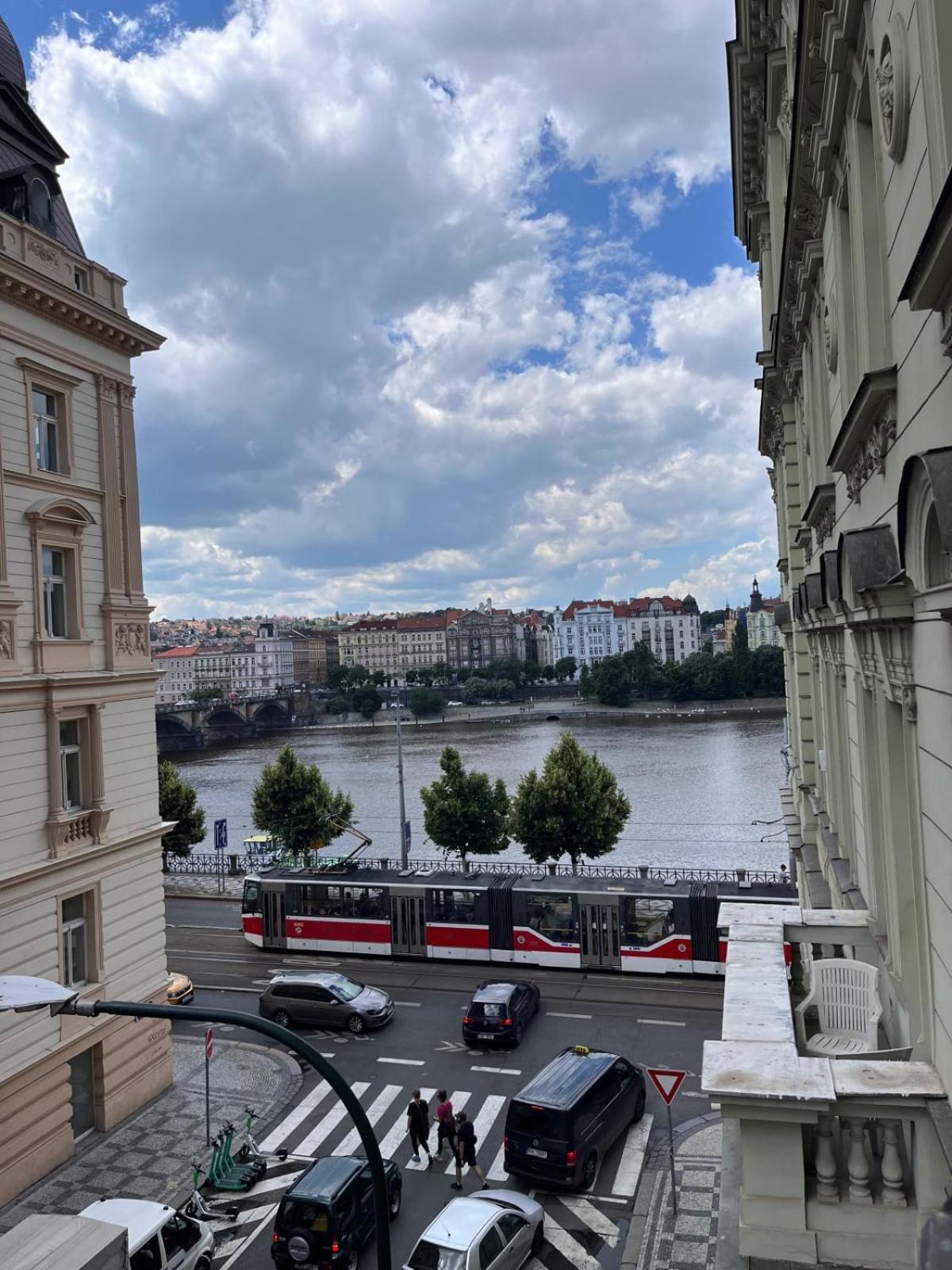 Appartement Comfortable And Cosy A Few Steps From Dancing House And Naplavka Dance *