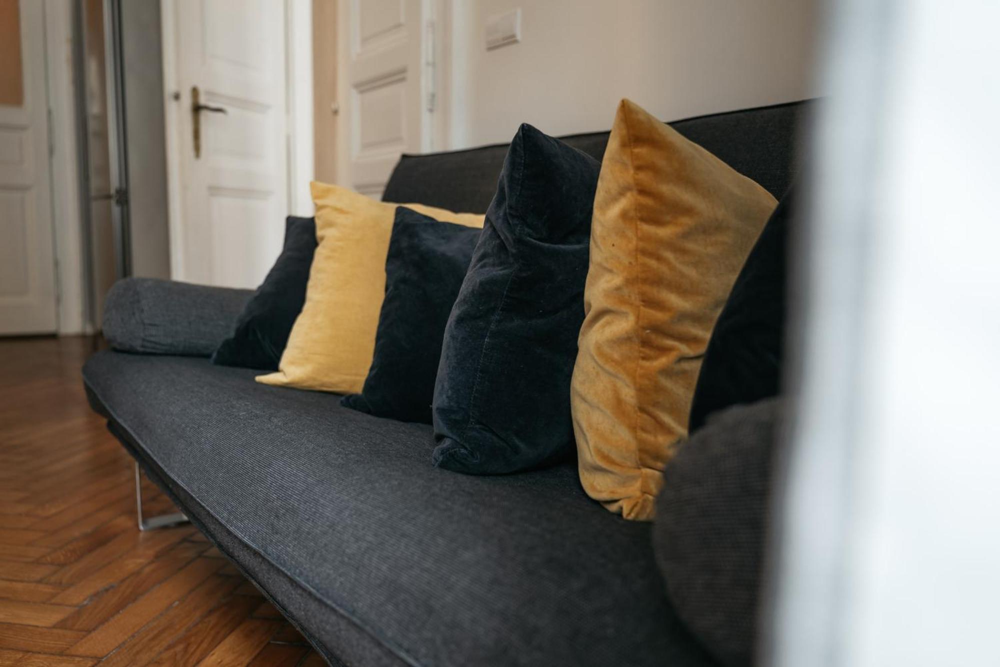 Comfortable And Cosy A Few Steps From Dancing House And Naplavka Dance Appartement