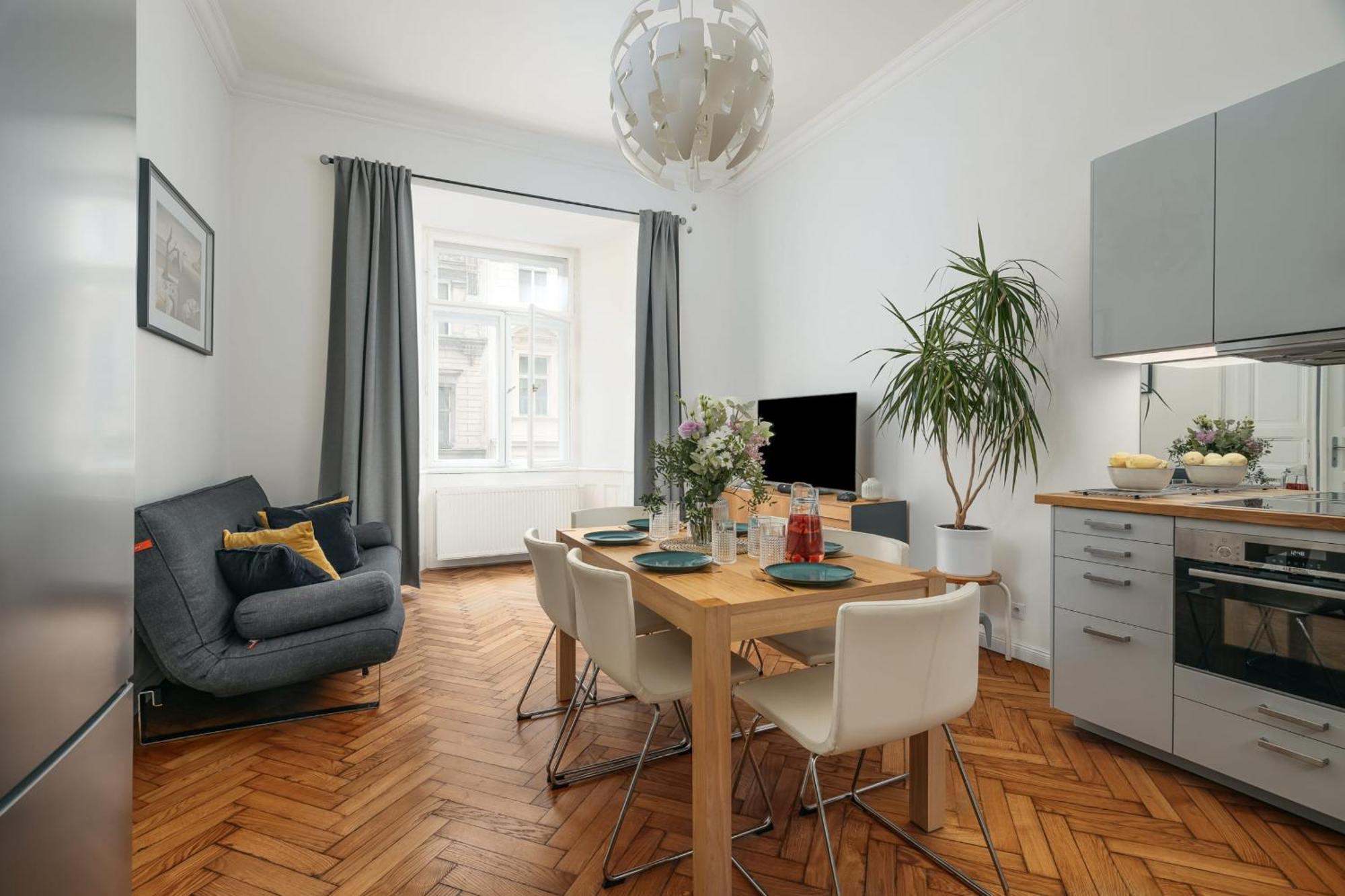 Comfortable And Cosy A Few Steps From Dancing House And Naplavka Dance Appartement Prague